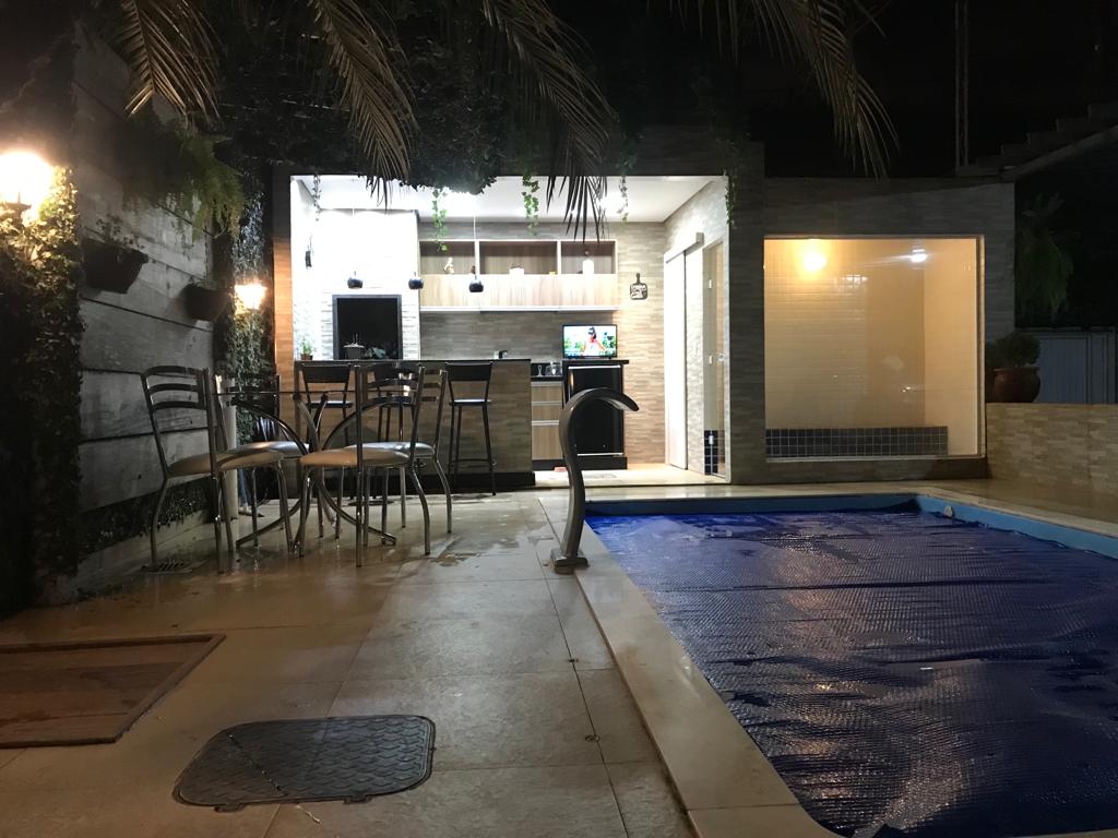 Casa 4 quartos Alto Padrão com Piscina