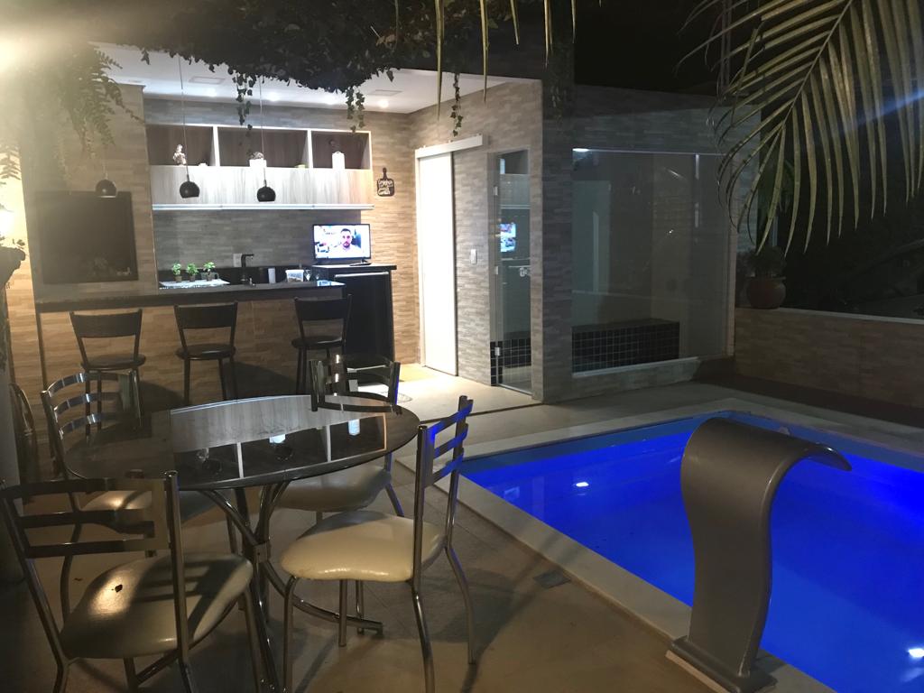 Casa 4 quartos Alto Padrão com Piscina